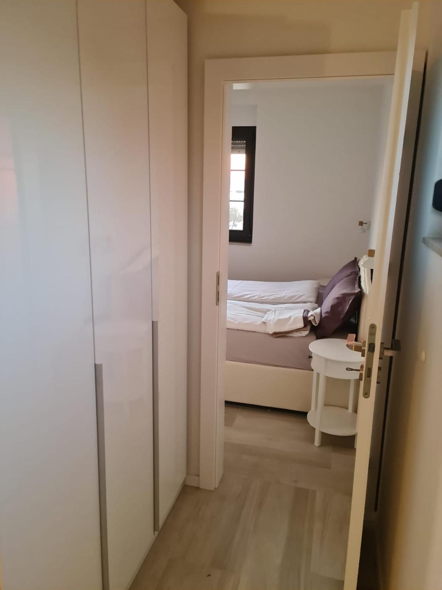 Appartments Akrapovic Vrsi Cameră foto
